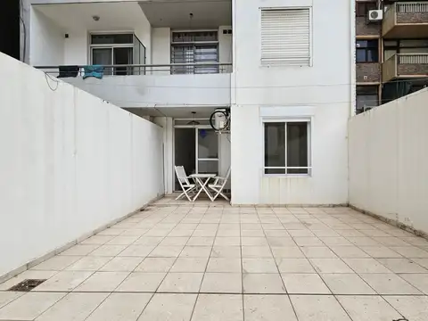 ALQUILER | DEPTO 1 DORMITORIO CON PATIO | URQUIZA 1074