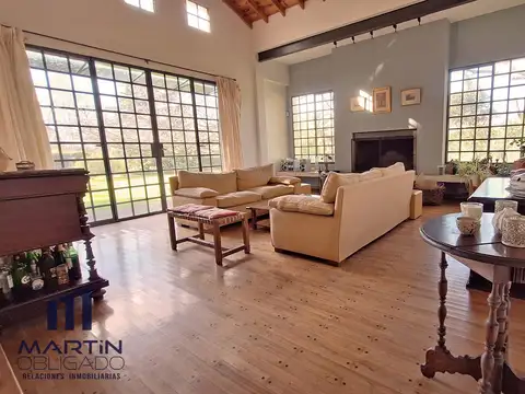 Casa 5 ambientes con 3 baños