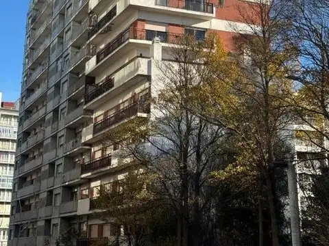Santiago del Estero e/ 9 de Julio y Diagonal Juan B. Alberdi Norte