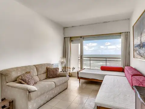 Departamento en Venta en Península, USD 190.000