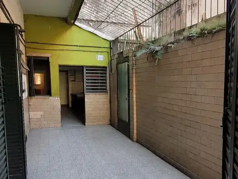 Depto Tipo Casa en Venta 64 años