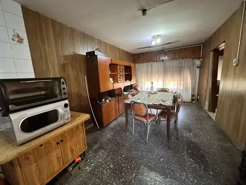 IMPORTANTE LOCAL CON CASA Y TERRENO A LA VENTA