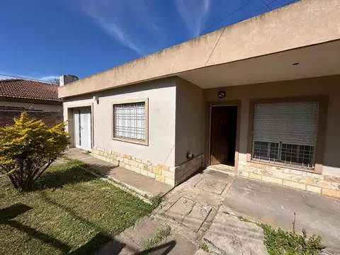 IMPORTANTE LOCAL CON CASA Y TERRENO A LA VENTA