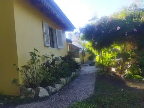 Vendo Casa con pileta en Agua de Oro