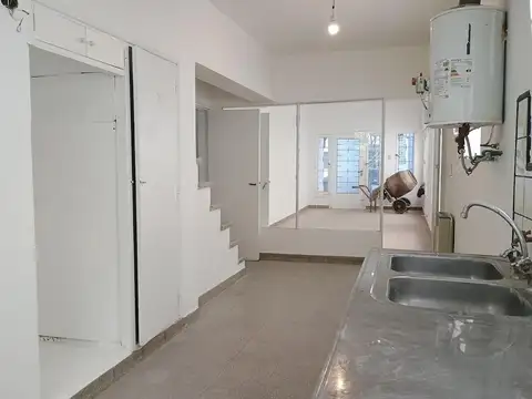 Casa 4 ambientes con 1 baño