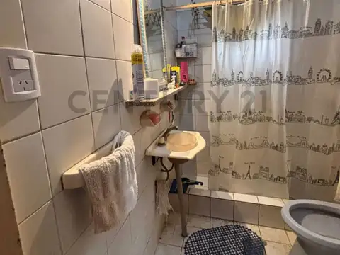Casa 3 ambientes con 1 baño