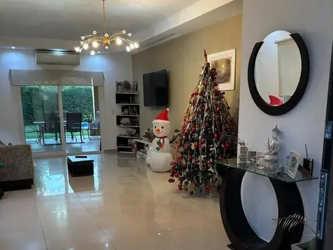Casa en Venta en Francisco Alvarez, USD 179.000