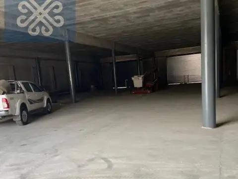 DEPÓSITO EN ALQUILER DE 800 M2 EN PREDIO CERRADO