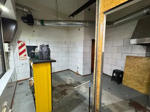 LOCAL EN VENTA! Centro de Haedo Sur  50mts de Av.Rivadavia!