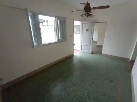 Depto Tipo Casa en Alquiler en Caseros, $ 800.000