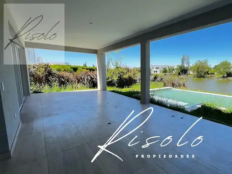 Casa en Venta con 5 cocheras