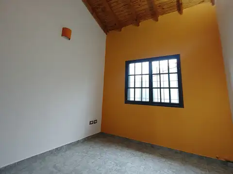 Depto Tipo Casa en Alquiler en Luis Guillon, $ 850.000