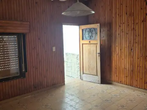 Depto Tipo Casa en Venta en Ramos Mejía Sur, USD 58.000