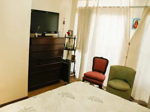 Casa 8 ambientes con 5 baños