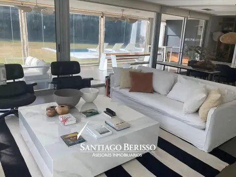 Casa en Venta en Campana, USD 450.000
