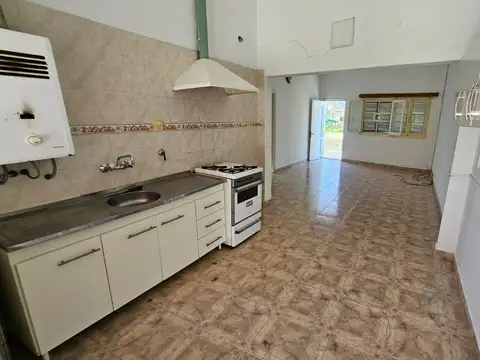 Casa 3 ambientes con 1 baño