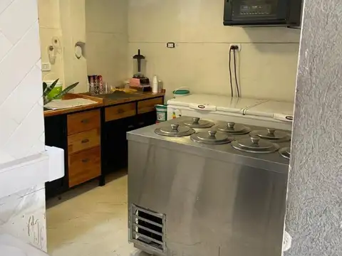 Alquiler de Local en esquina! Castelar!