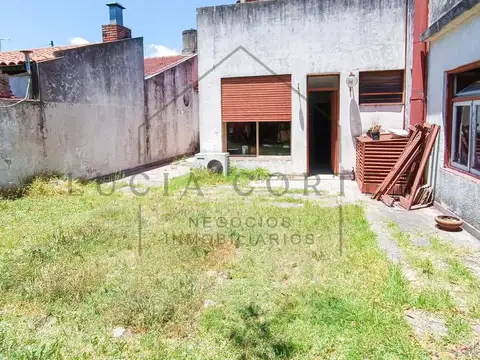 Casa 5 ambientes con 2 baños