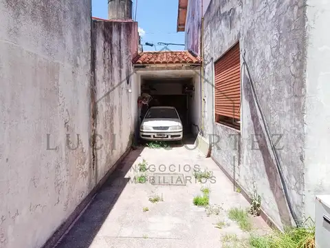 Casa 5 ambientes con 2 baños