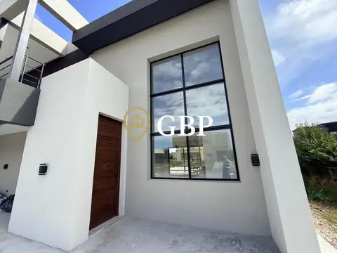 Casa en Venta con 5 cocheras