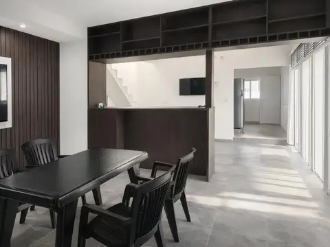 Casa en Venta con 3 cocheras