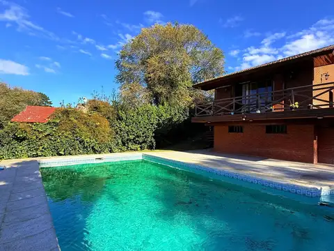 VENTA CASA 4 AMBIENTES SIERRA DE LOS PADRES