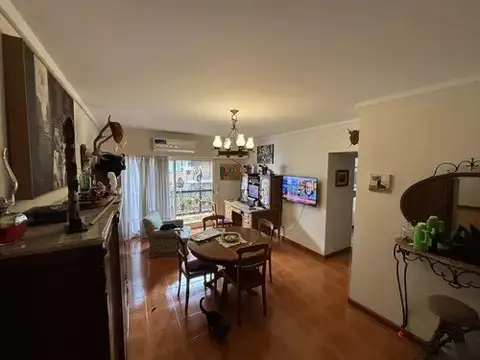Venta. 4amb. Caballito. 5to.Piso frente. 83m2. Luminoso. Excelente ubicación.
