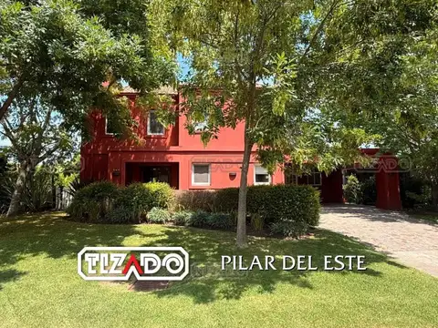Casa 4 amb en venta en Los Jazmines Pilar del Este
