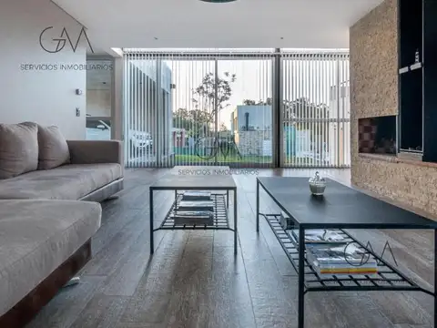 Casa 5 ambientes con 4 baños