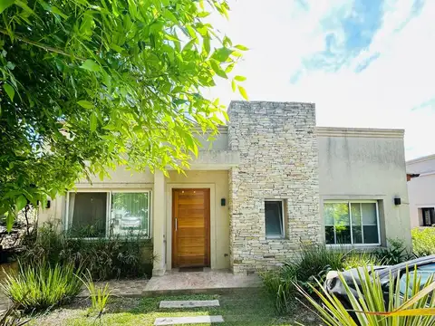 CASA 4 AMBIENTES EN LOS PARAÍSOS, LOS CARDALES
