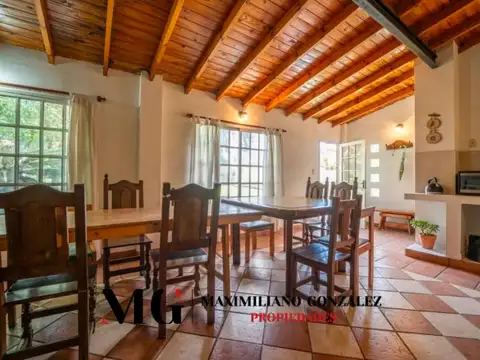 Casa 5 ambientes con 3 baños