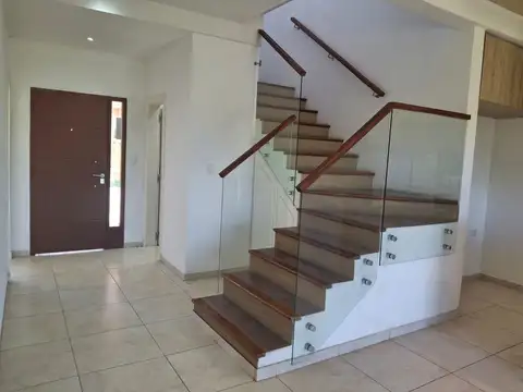 Casa en Venta en Countries y Barrios Cerrados en San Miguel, USD 439.000
