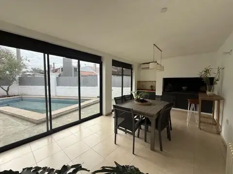Casa en Venta en Urca, USD 230.000
