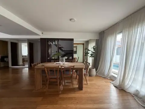 Casa 5 ambientes con 3 baños