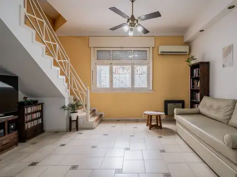 Depto Tipo Casa en Venta 50 años