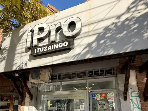 VENTA LOCAL INMEJORABLE UBICACIÓN ITUZAINGO CENTRO  