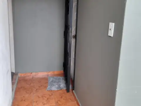 Av 3 De Febrero 3100, Piso 1