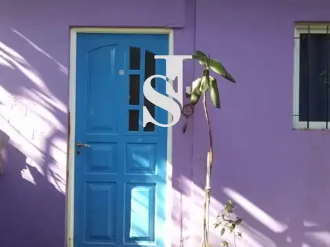 Casa 7 ambientes con 2 baños