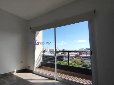 Excelente departamento monoambiente en segundo piso al contrafrente con balcón