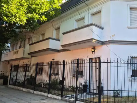 Depto Tipo Casa 4 ambientes con 2 baños