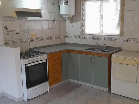 Depto Tipo Casa en Venta en Saavedra, USD 83.000