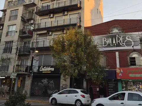 av de mayo  al 900