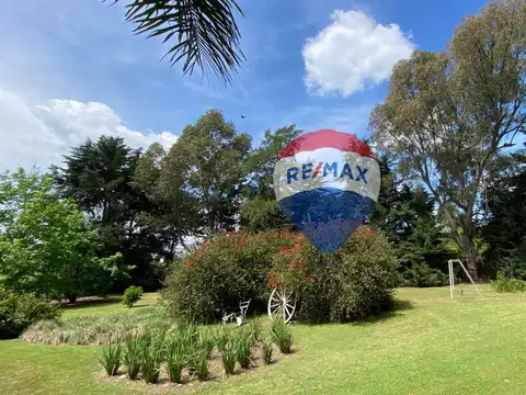 Casa en Venta con 3 cocheras