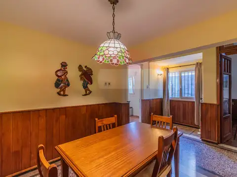 Casa 5 ambientes con 2 baños