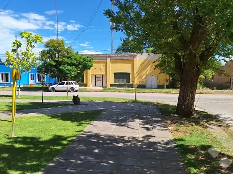 En venta, Terreno Apto Desarrollo, Zona Centro, Contralmirante Cordero.
