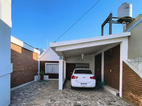 Propiedad en venta, casa, local, departamento y amplio galpon con oficinas