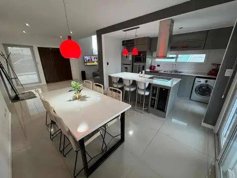Casa 2 ambientes con 1 baño