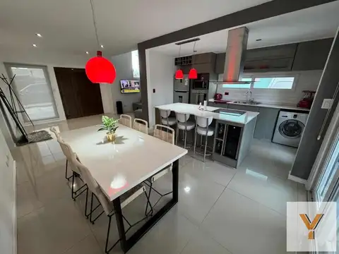 Casa 2 ambientes con 1 baño
