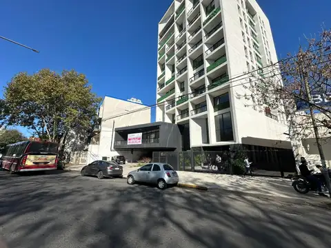 Av. San Martín 364 entre Castro Barros y Don Bosco Bernal, Provincia de Buenos Aires, 100