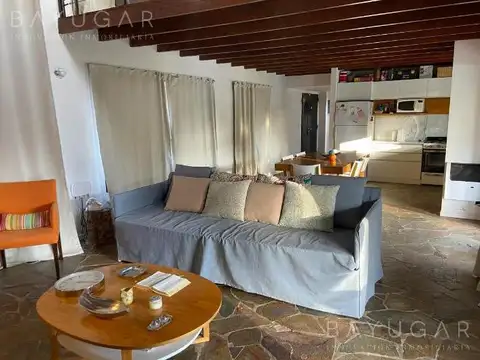 Casa 3 ambientes con 2 baños